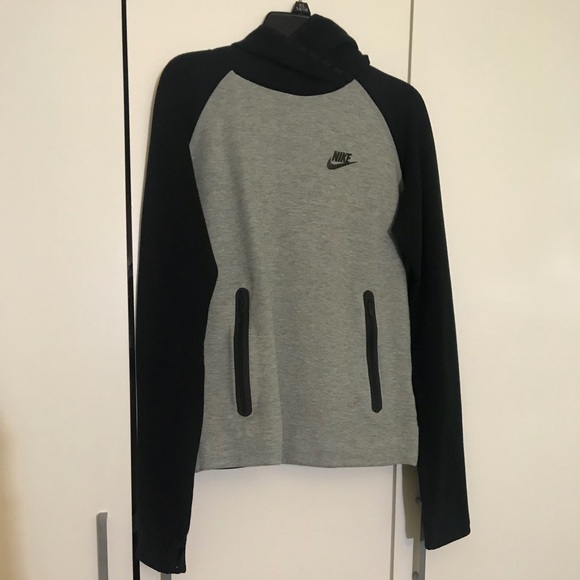 Nike Sweaters - Nike Hoodie
